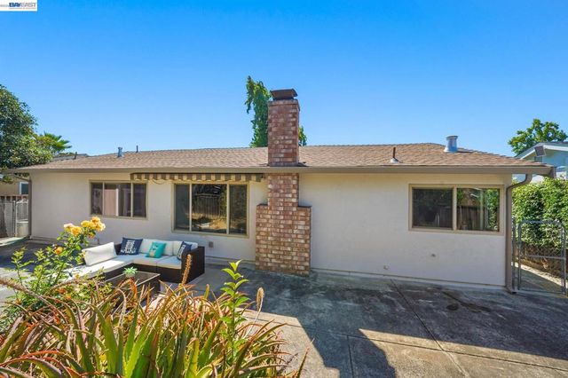 38660 Moore Dr, Fremont, CA 94536