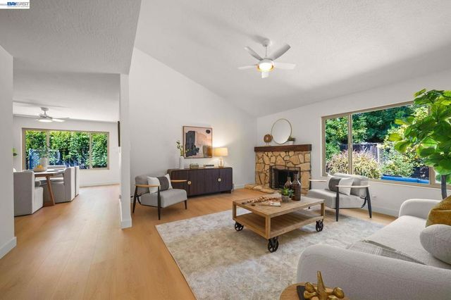 38660 Moore Dr, Fremont, CA 94536