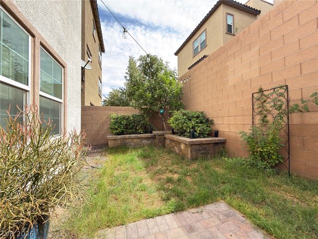 372 Ambitious Street, Henderson, NV 89011
