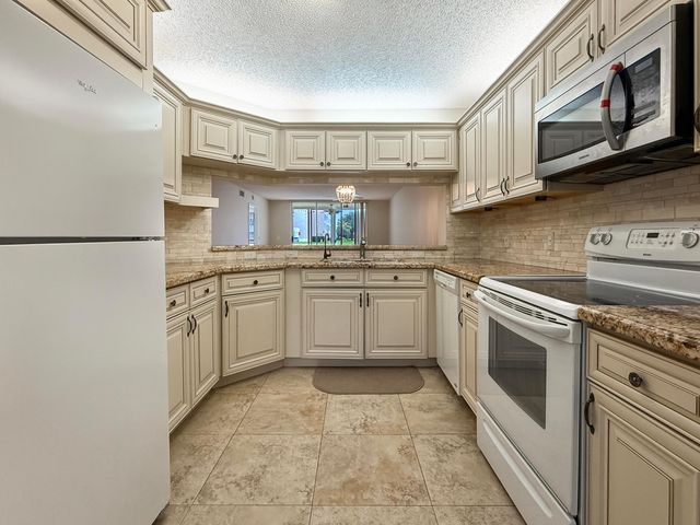 10111 NW 24TH Place 106, Sunrise, FL 33322