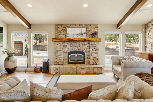 831 Juanita Way, Jacksonville, OR 97530