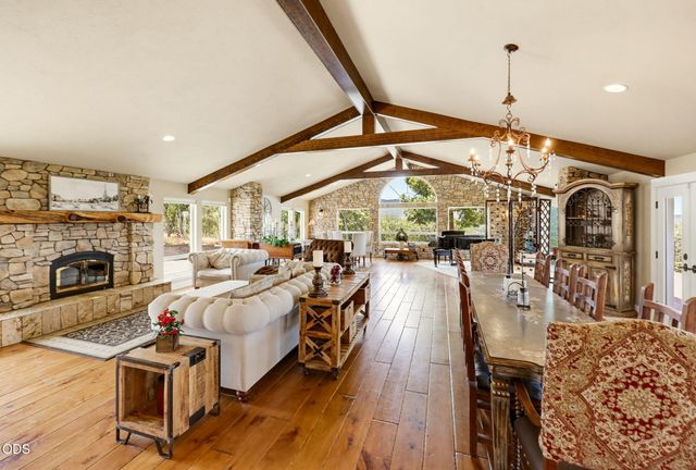 831 Juanita Way, Jacksonville, OR 97530