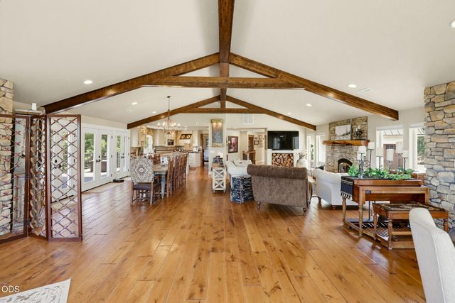 831 Juanita Way, Jacksonville, OR 97530
