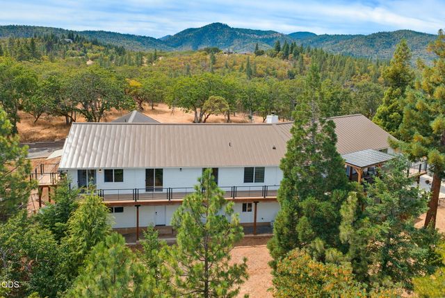 831 Juanita Way, Jacksonville, OR 97530