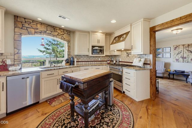 831 Juanita Way, Jacksonville, OR 97530