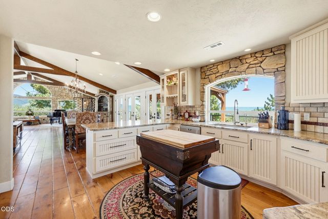 831 Juanita Way, Jacksonville, OR 97530