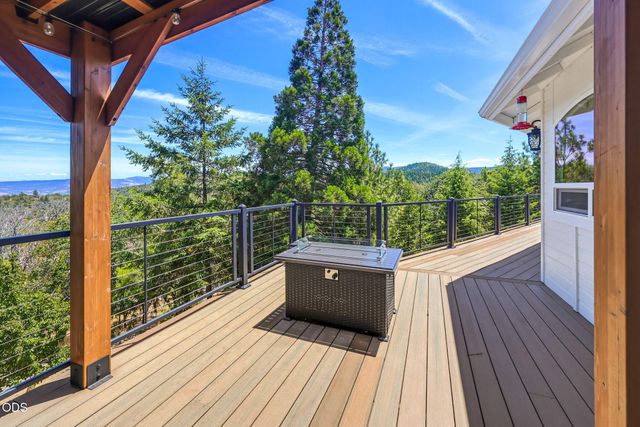 831 Juanita Way, Jacksonville, OR 97530