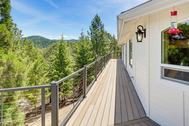 831 Juanita Way, Jacksonville, OR 97530