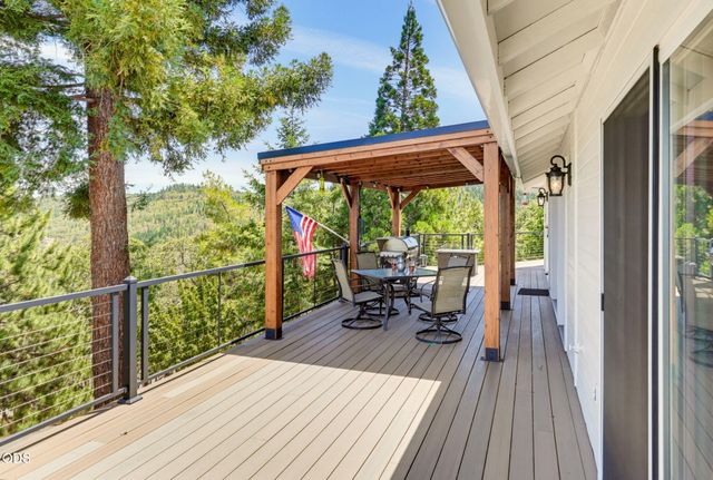 831 Juanita Way, Jacksonville, OR 97530