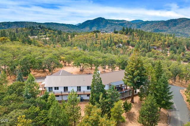 831 Juanita Way, Jacksonville, OR 97530