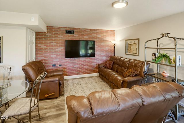 831 Juanita Way, Jacksonville, OR 97530
