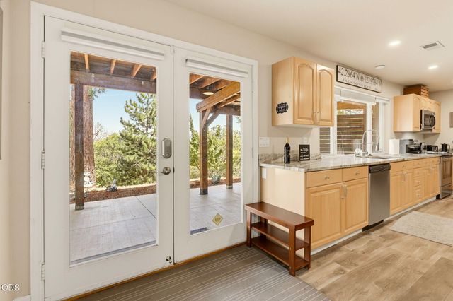 831 Juanita Way, Jacksonville, OR 97530
