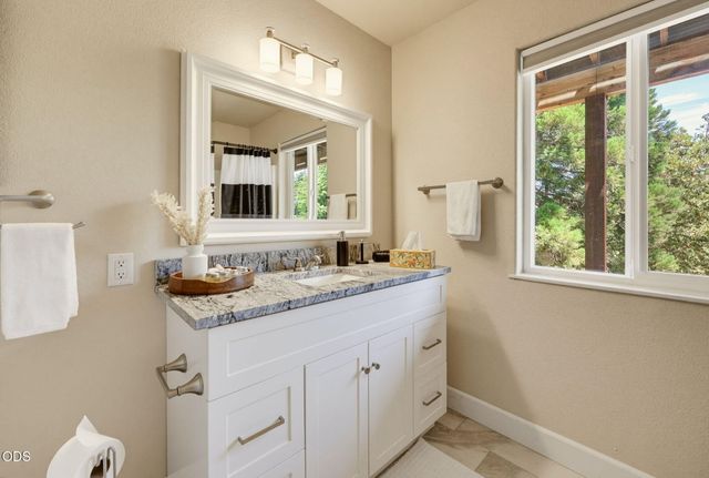 831 Juanita Way, Jacksonville, OR 97530