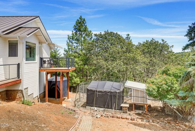 831 Juanita Way, Jacksonville, OR 97530