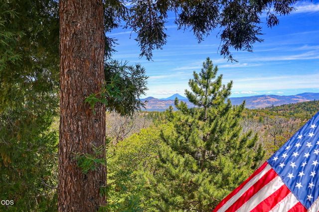 831 Juanita Way, Jacksonville, OR 97530