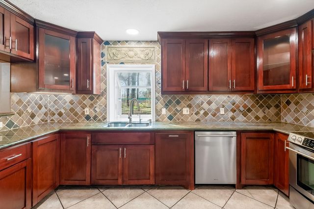 127 Sagewood Drive, Spring, TX 77386