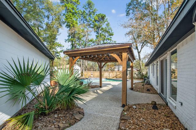 127 Sagewood Drive, Spring, TX 77386