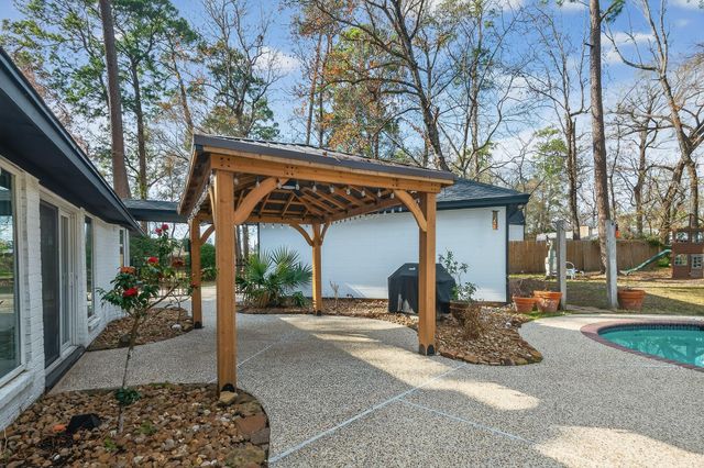 127 Sagewood Drive, Spring, TX 77386