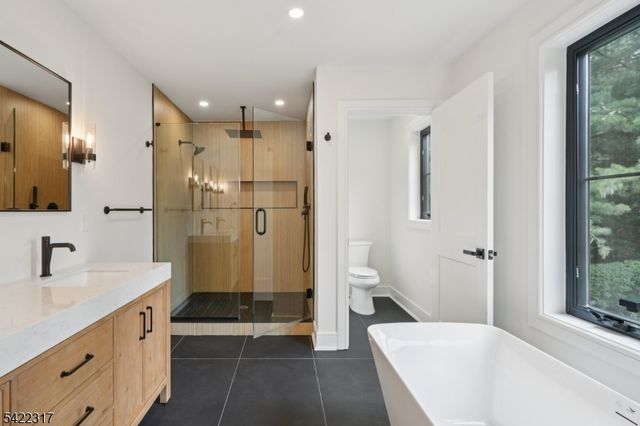 40 Girard Ave, Chatham Boro, NJ 07928