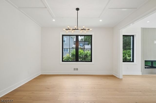 40 Girard Ave, Chatham Boro, NJ 07928