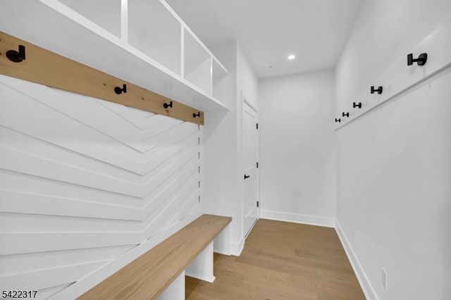 40 Girard Ave, Chatham Boro, NJ 07928