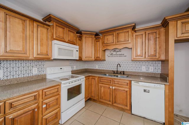 317 WICKSTEAD ROAD, Hueytown, AL 35023