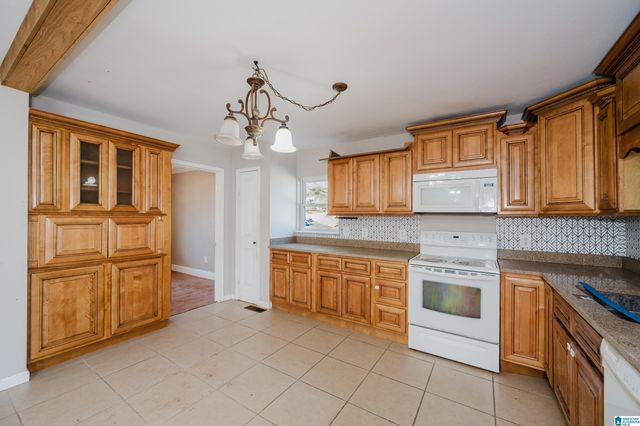 317 WICKSTEAD ROAD, Hueytown, AL 35023