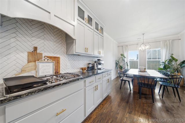 904 W 86th Place, Tulsa, OK 74132