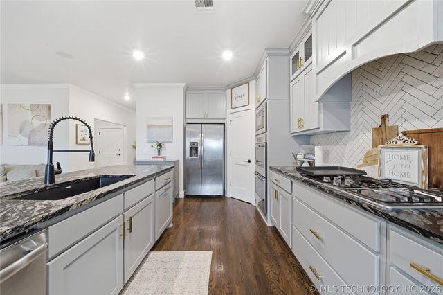 904 W 86th Place, Tulsa, OK 74132