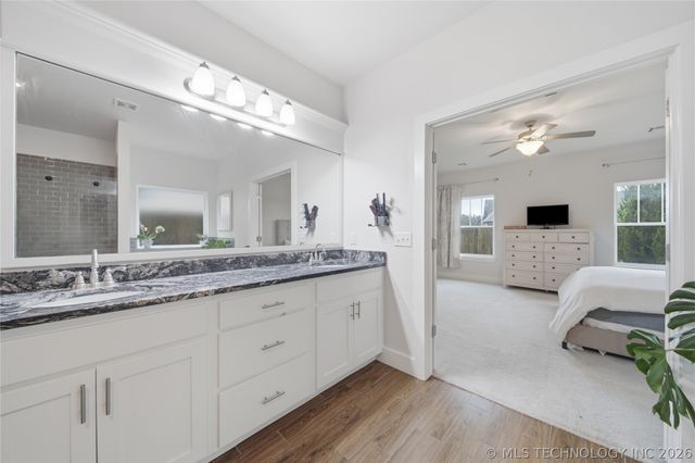 904 W 86th Place, Tulsa, OK 74132