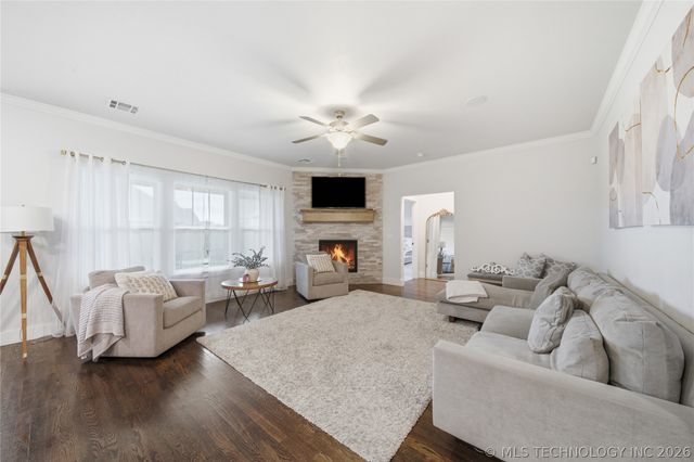 904 W 86th Place, Tulsa, OK 74132