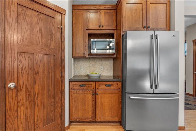 16931 E Lake Drive, Lakeville, MN 55044