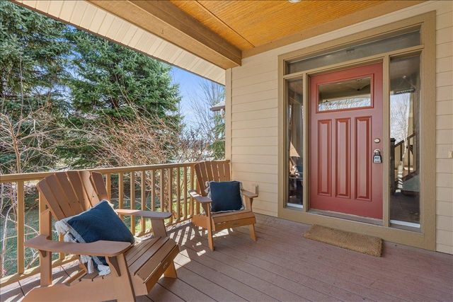 16931 E Lake Drive, Lakeville, MN 55044