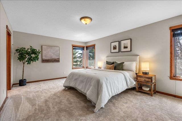 16931 E Lake Drive, Lakeville, MN 55044