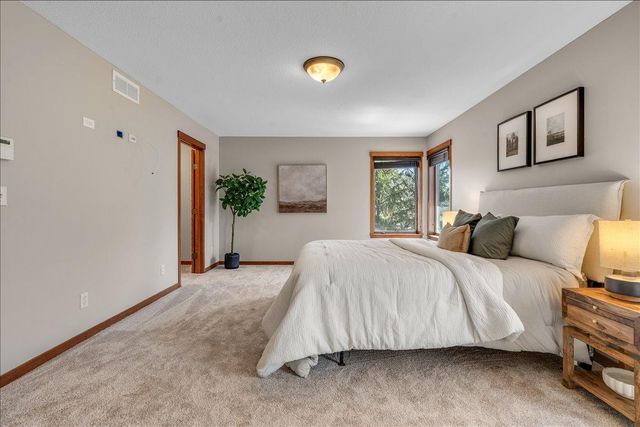 16931 E Lake Drive, Lakeville, MN 55044