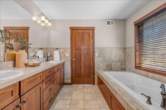 16931 E Lake Drive, Lakeville, MN 55044