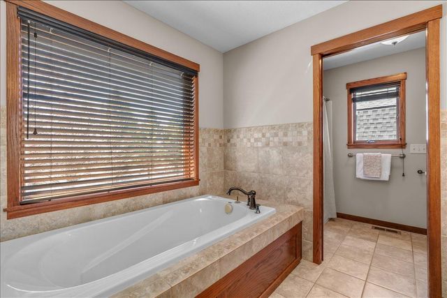 16931 E Lake Drive, Lakeville, MN 55044