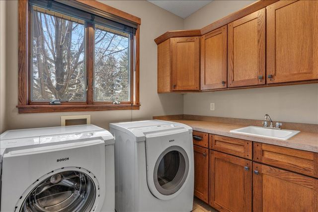 16931 E Lake Drive, Lakeville, MN 55044