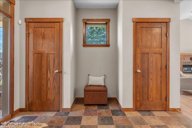 16931 E Lake Drive, Lakeville, MN 55044