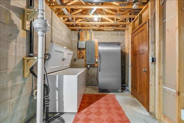 16931 E Lake Drive, Lakeville, MN 55044