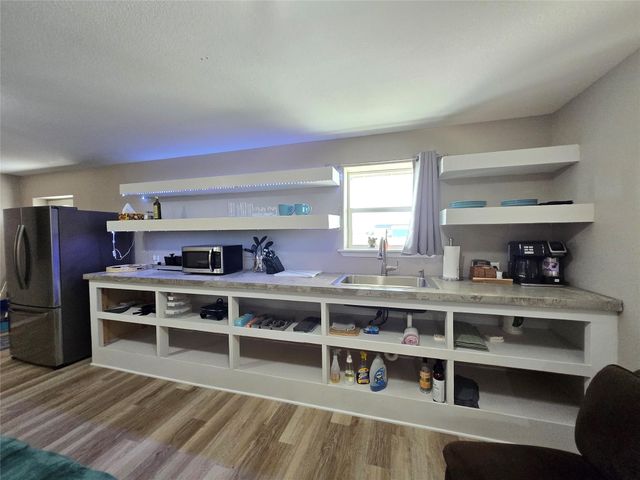 263 Kingfish Lane, Palacios, TX 77465