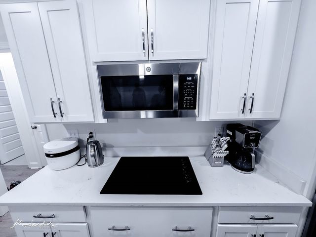 1718 Oak Forest Dr, Clarksville, TN 37043