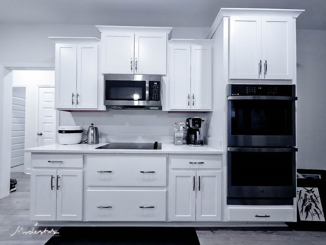 1718 Oak Forest Dr, Clarksville, TN 37043