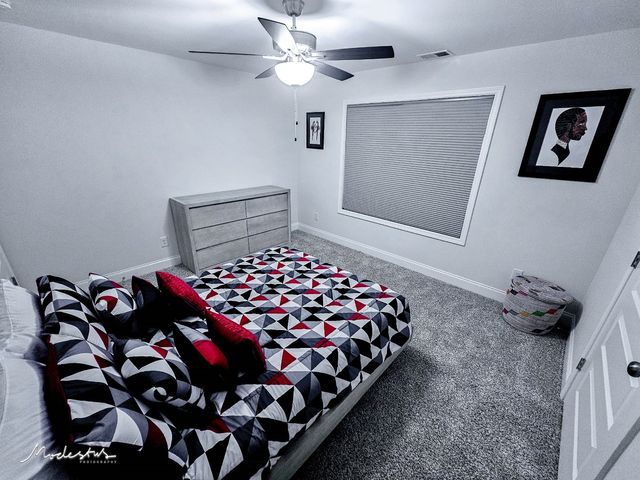 1718 Oak Forest Dr, Clarksville, TN 37043