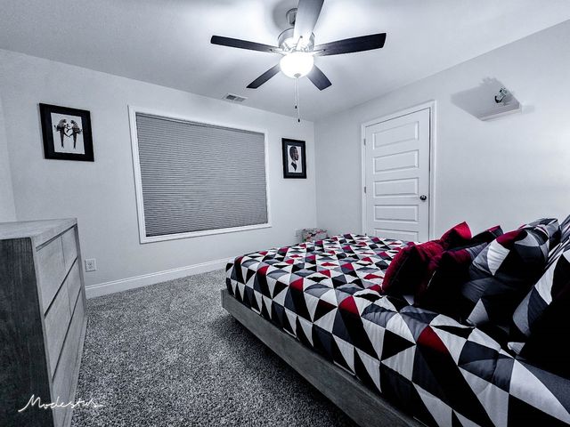 1718 Oak Forest Dr, Clarksville, TN 37043