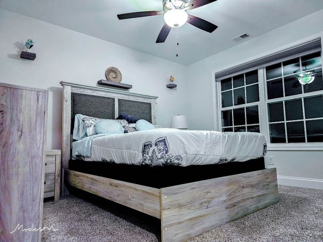 1718 Oak Forest Dr, Clarksville, TN 37043