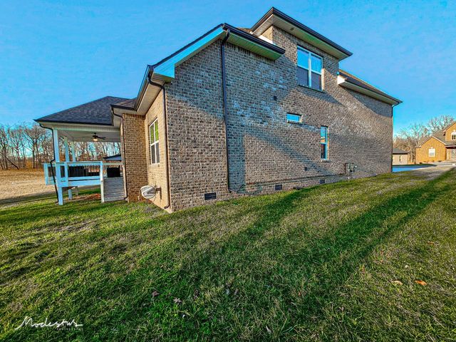 1718 Oak Forest Dr, Clarksville, TN 37043