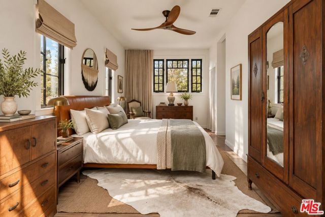 1207 S Orange Drive, Los Angeles, CA 90019
