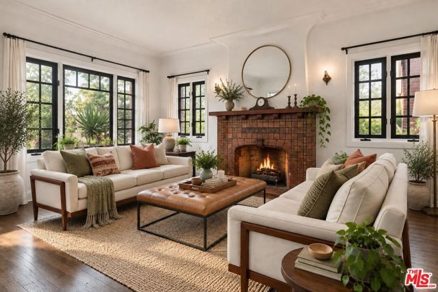 1207 S Orange Drive, Los Angeles, CA 90019