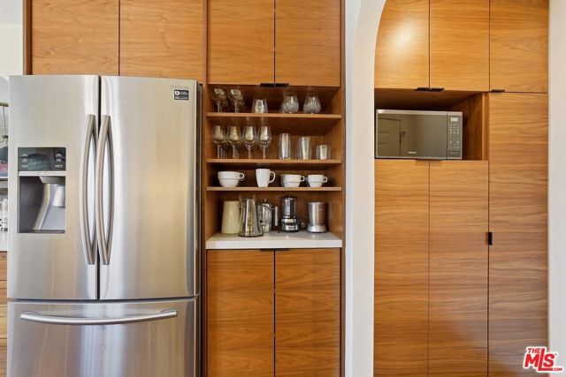 1207 S Orange Drive, Los Angeles, CA 90019